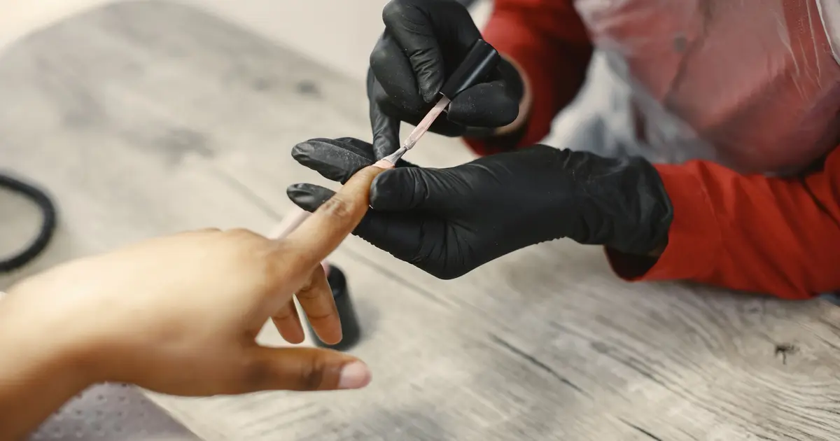 Manicure rusa